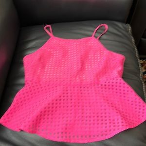 Gianni Bini Fuchsia ladies top